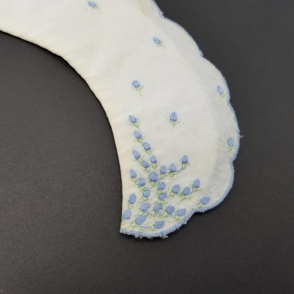 Vintage Silvercrest White Embroidered Collar Blue Flowers Floral MCM SIZE C - Picture 3 of 6